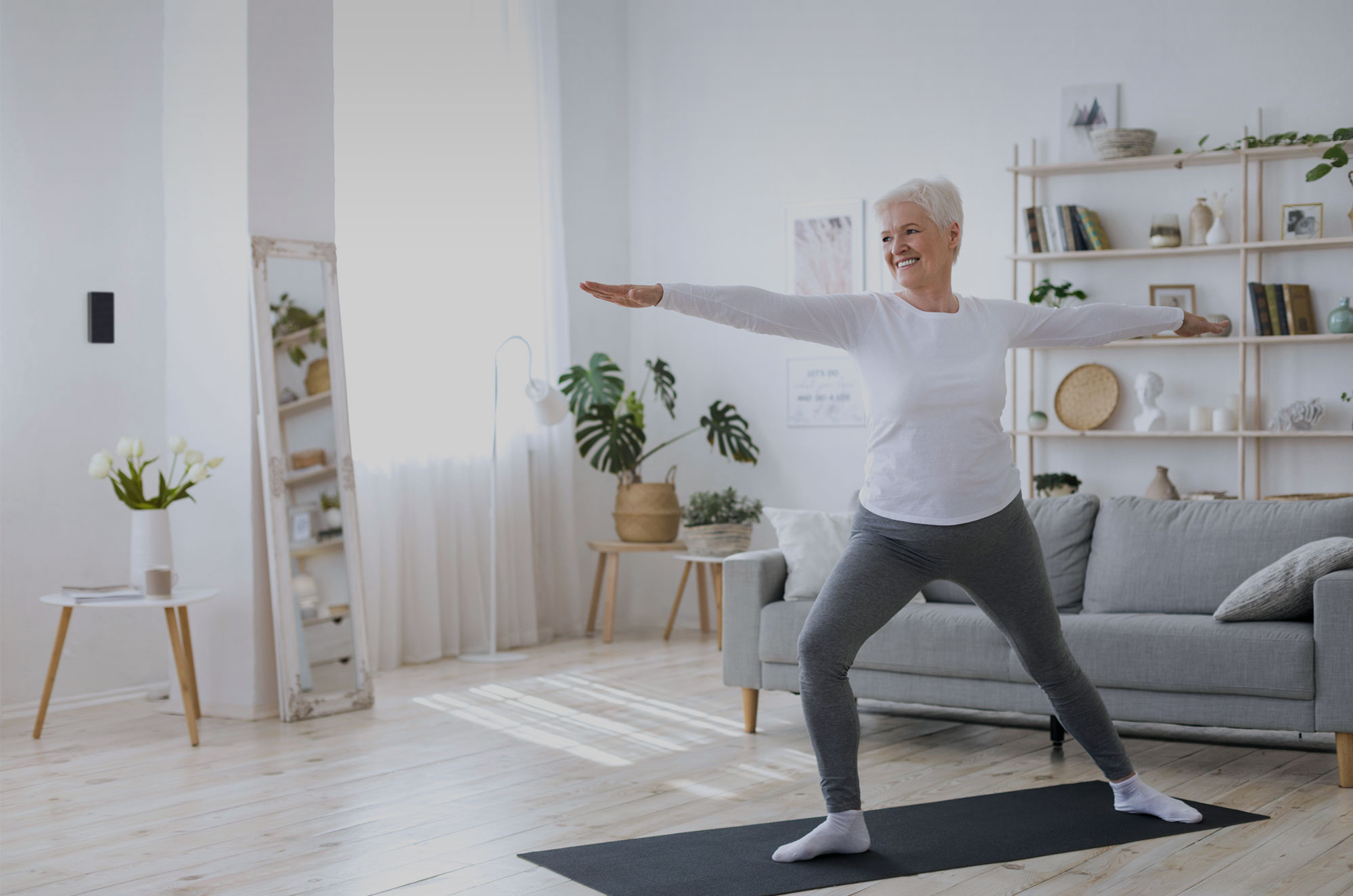 Tập yoga đều đặn giúp tăng cường sức khỏe, thanh lọc cơ thể người lớn tuổi Tập yoga đều đặn giúp tăng cường sức khỏe, thanh lọc cơ thể người lớn tuổi